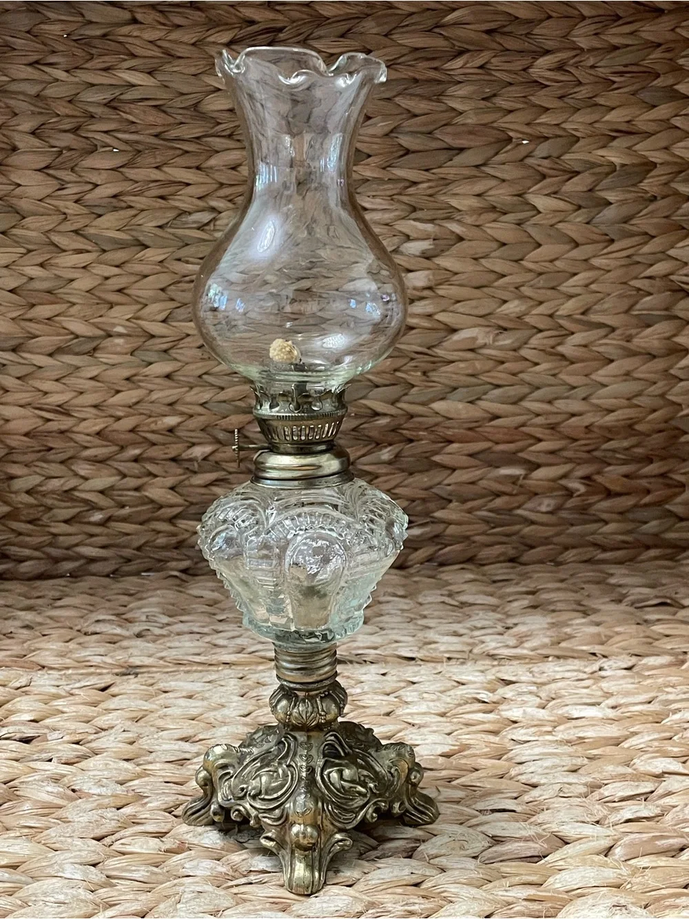 Vintage Pressed Glass and Metal Oil Lamp‎ 11”